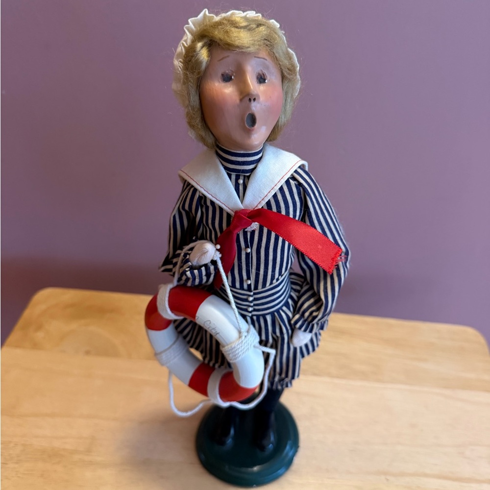 Byers Choice LTD Ocean City NJ Caroler